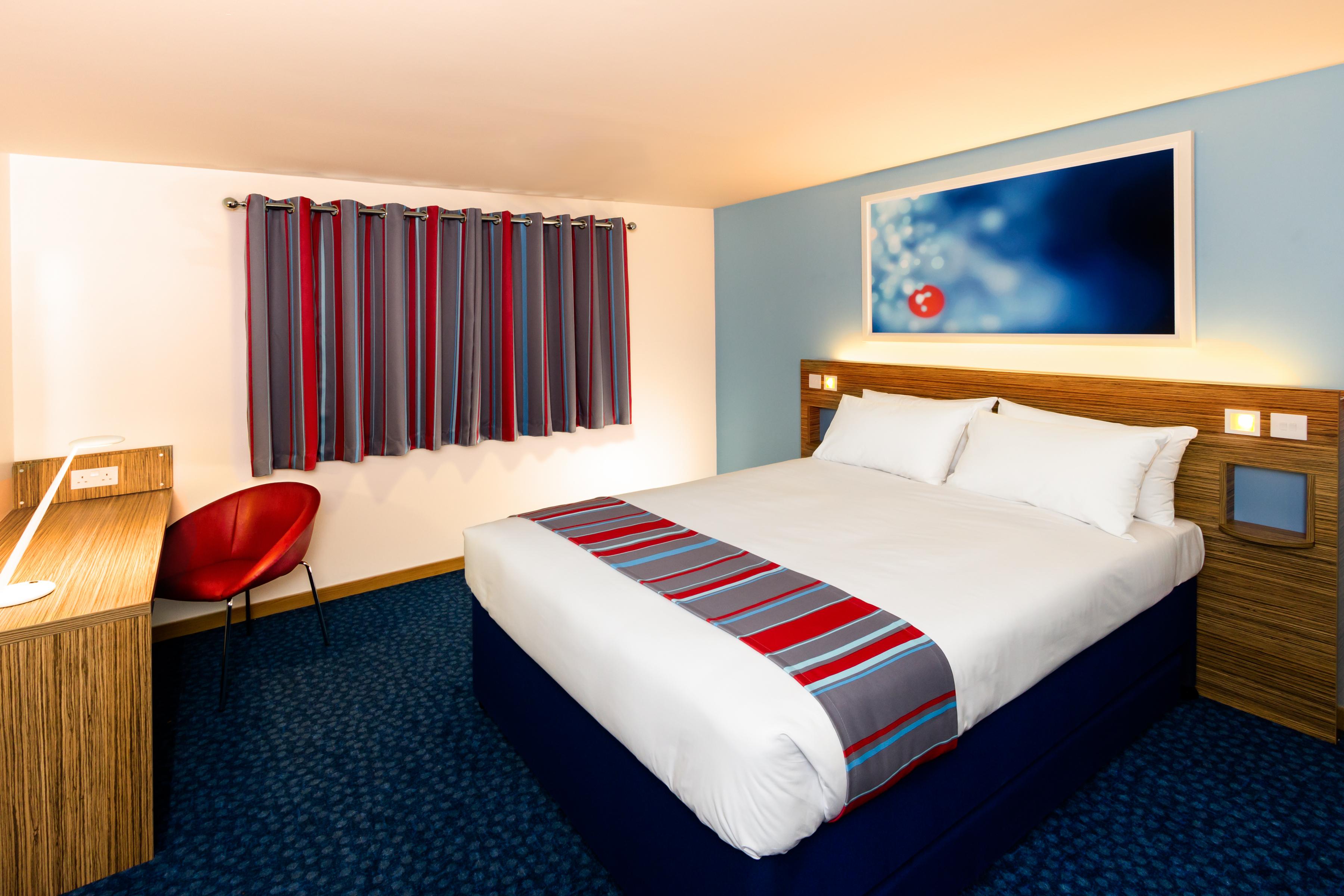 Travelodge Edinburgh Central Waterloo Place Exterior photo