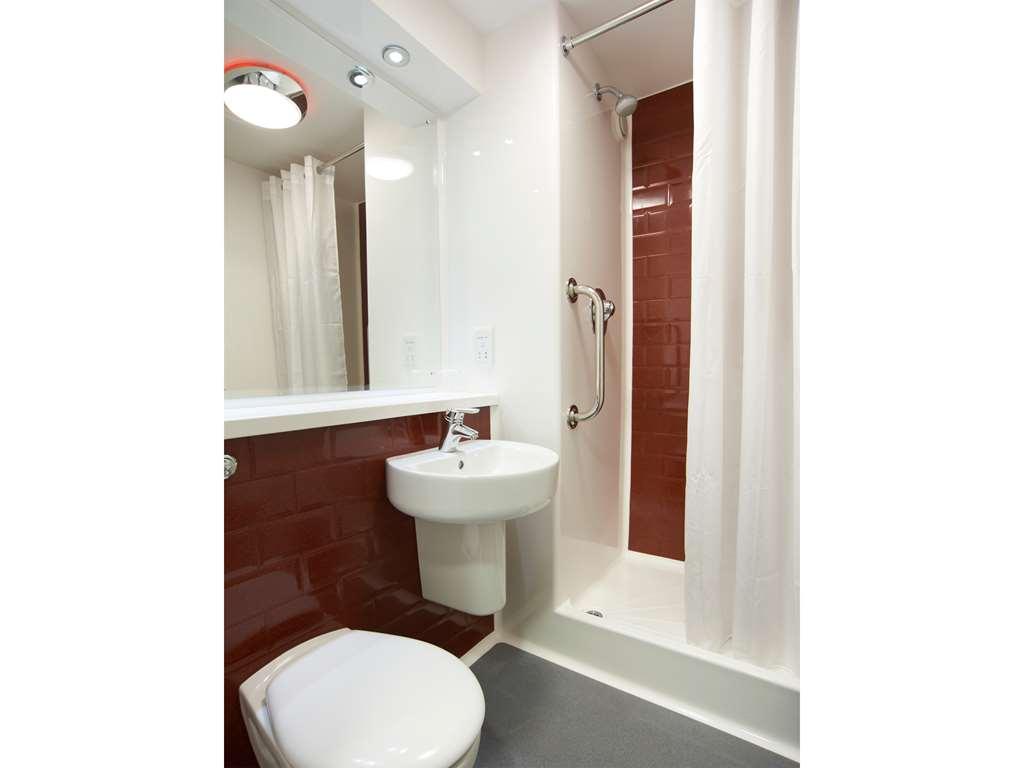 Travelodge Edinburgh Central Waterloo Place Room photo