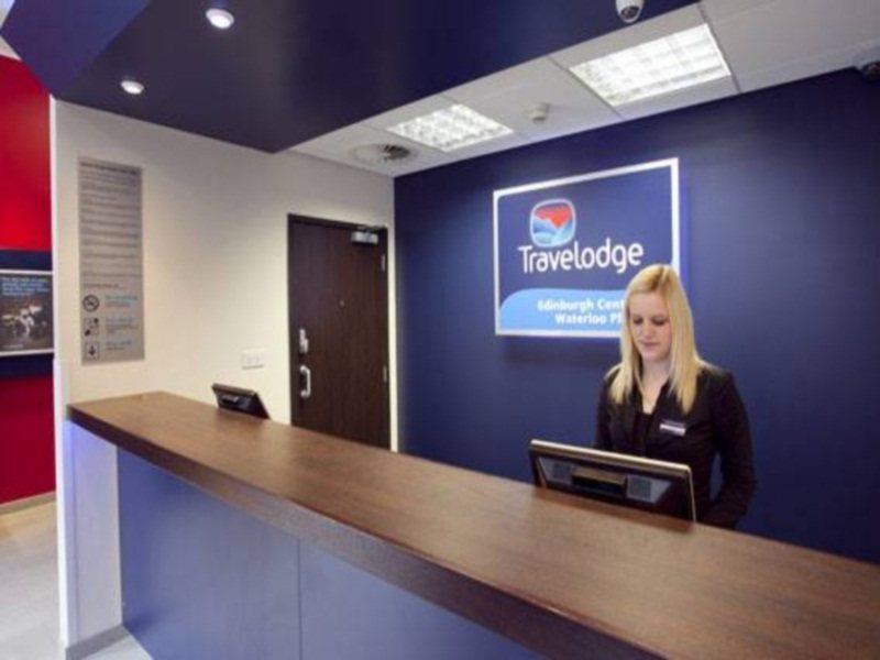 Travelodge Edinburgh Central Waterloo Place Exterior photo